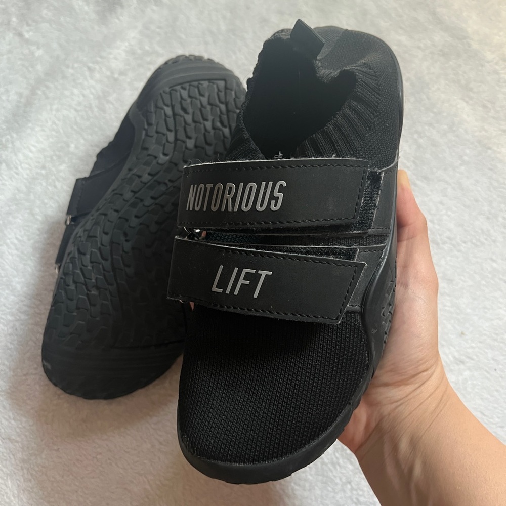 All black notorious lift deadlift slippers | W 6.5